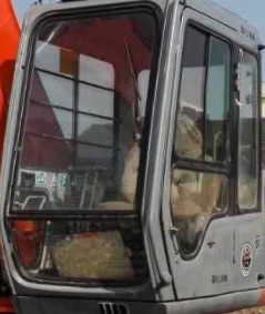 4457160 HITACHI Excavator Cab Window Kaca Tempered Depan Posisi A Dengan Seal